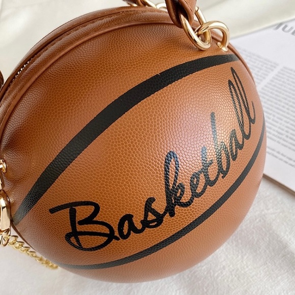 Basketball ๐ shape bag . - Picture 4 of 4